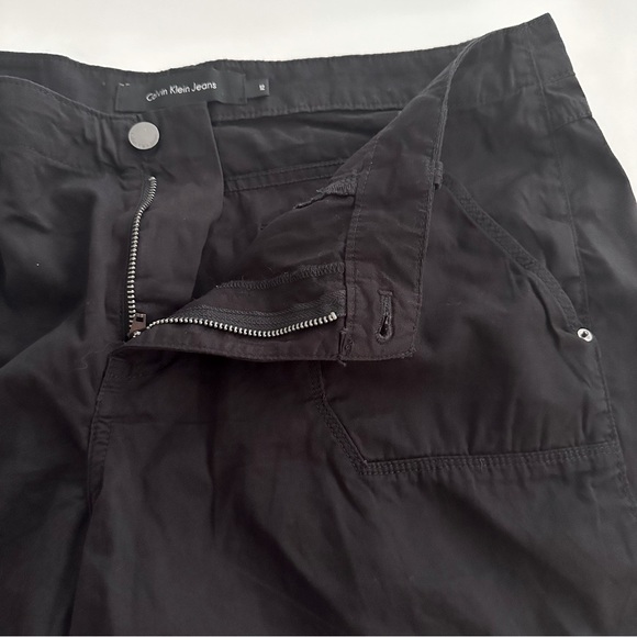 Women’s Calvin Klein Jeans Short in Black, Size 12 - Picture 7 of 9